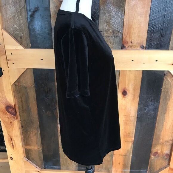 OLD Navy black velvet short sleeved top, size S - Picture 4 of 5